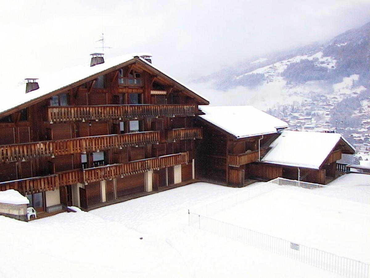 Appartement Saint Gervais: Ski-In, City Views & Shared Pool Exterior photo